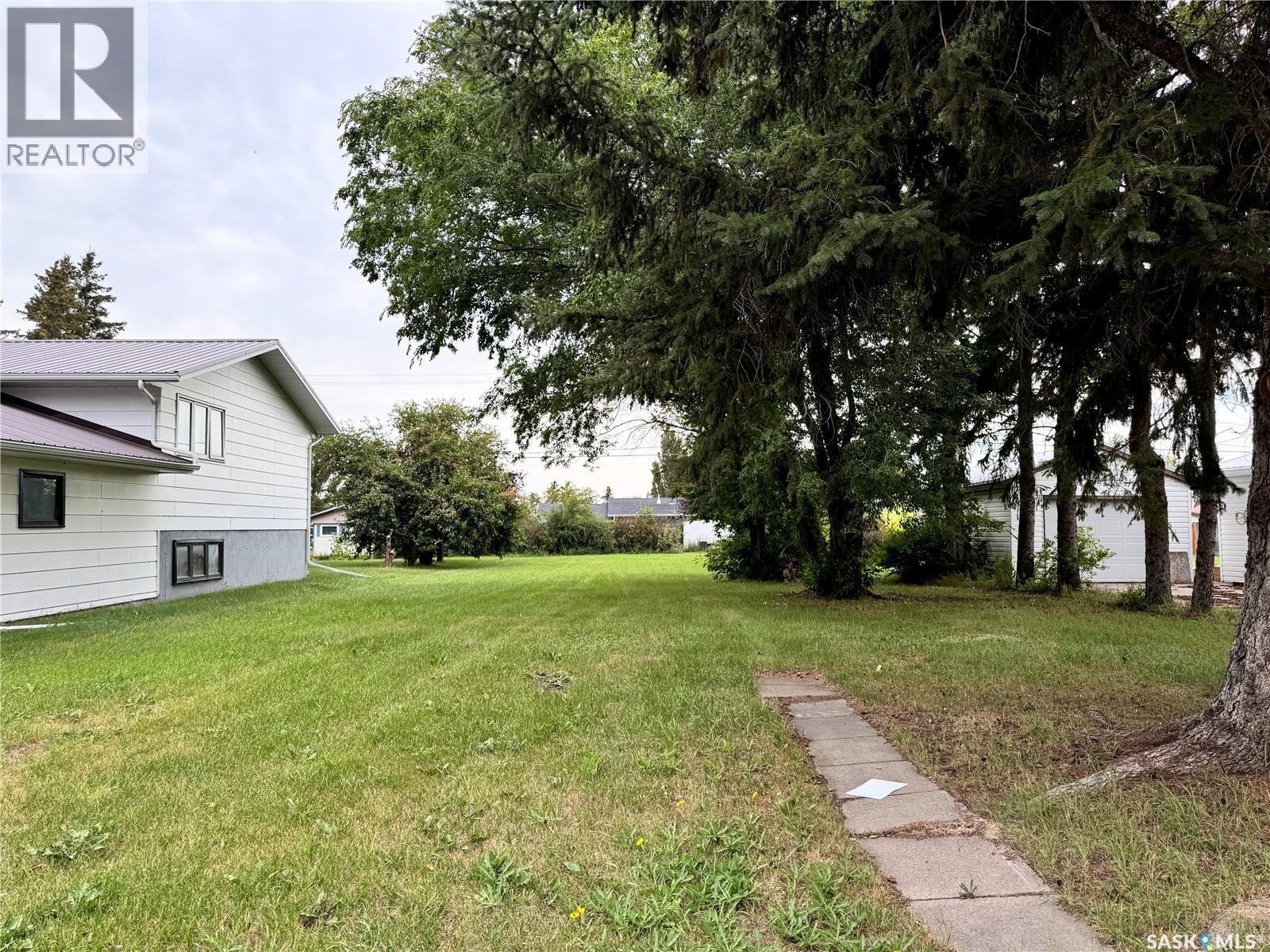 702 B Ave E, Wynyard, SK S0A 4T0