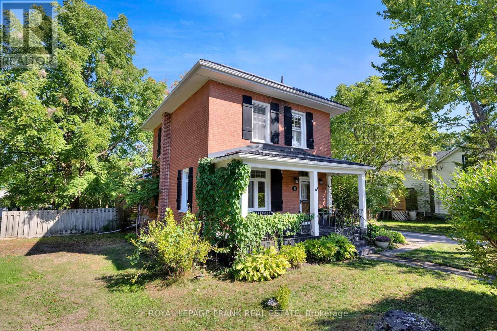 18 Nassau St, Selwyn, ON K0L 2H0