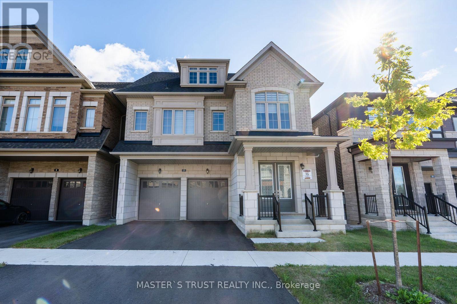 7 Fauchard St, Richmond Hill, ON L4E 1J6