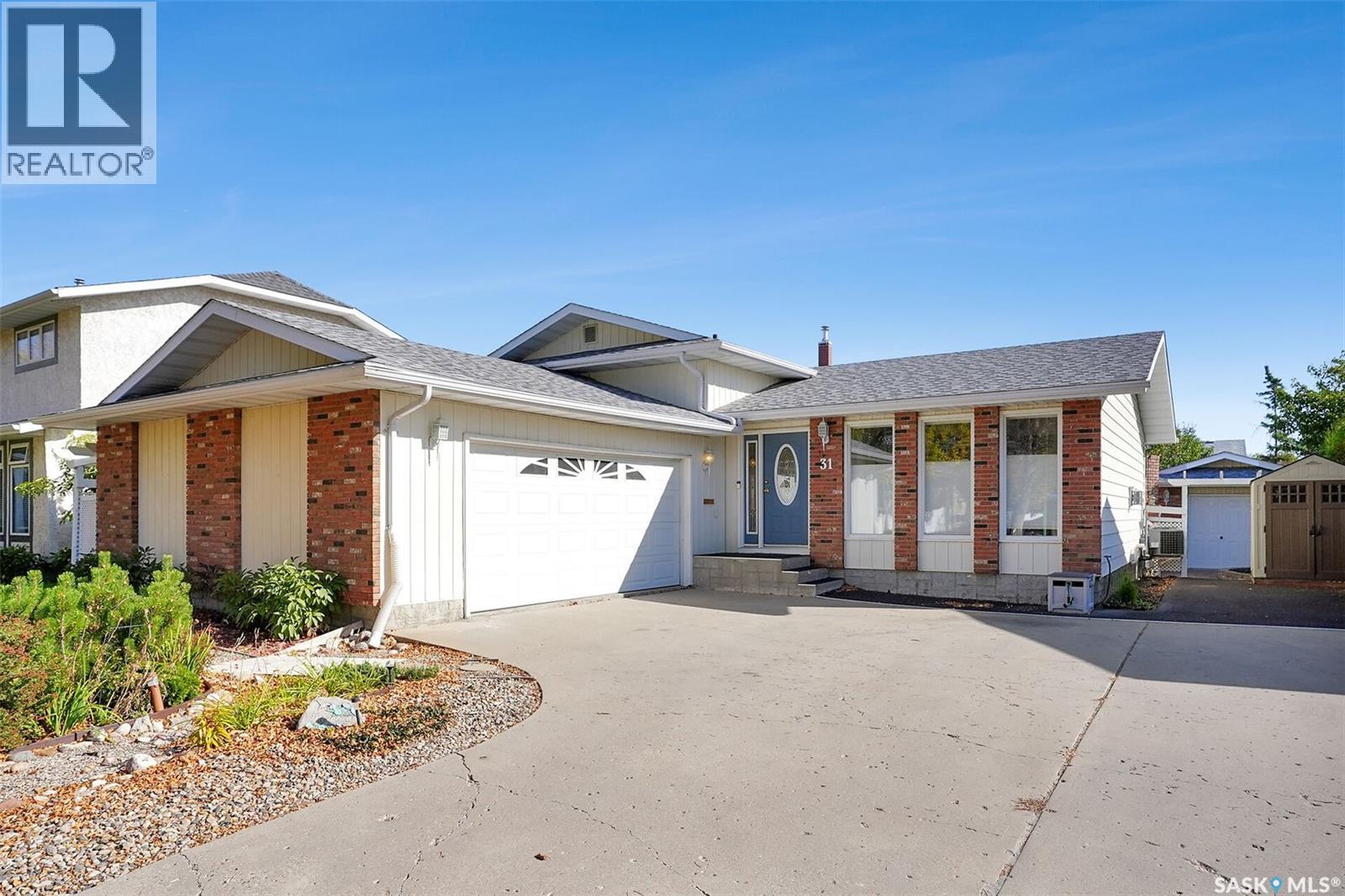 31 University Park Dr, Regina, SK S4V 0E1