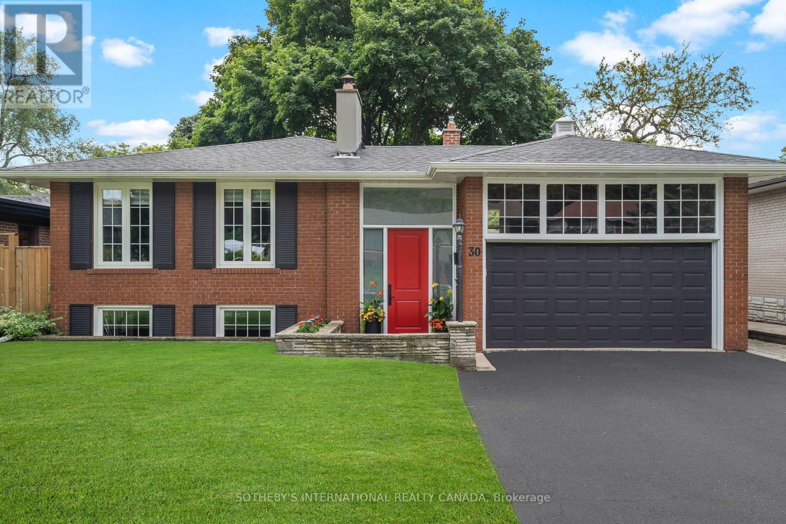 30 Bearbury Dr, Toronto, ON M9C 2G9