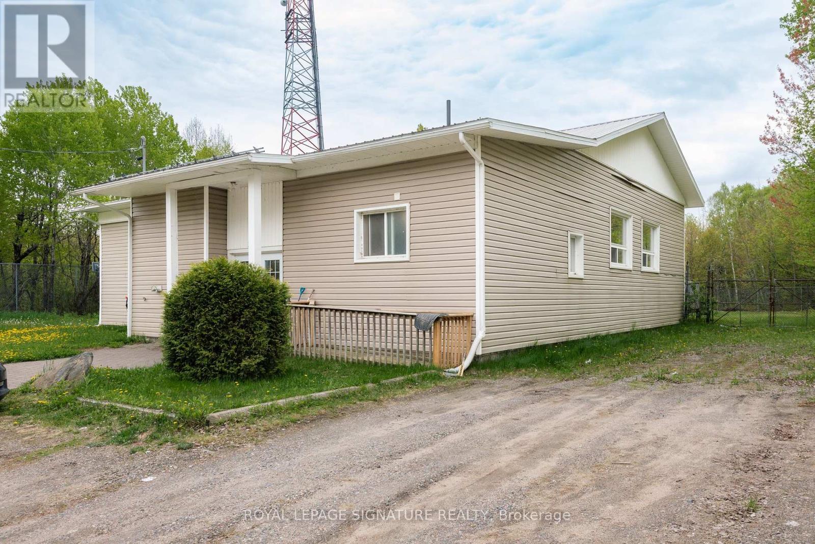 131 Cedar Heights Dr, North Bay, ON P1B 8G3