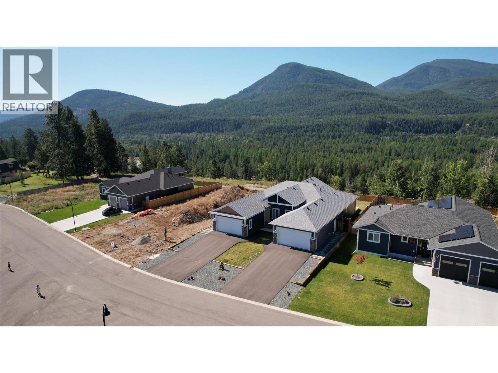 739 St Mary River Dr, Kimberley, BC V1A 3J3