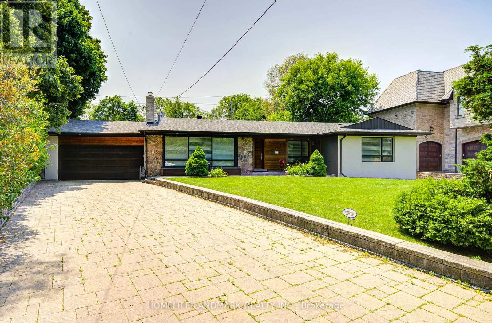 5 Sulgrave Cres, Toronto, ON M2L 1W5