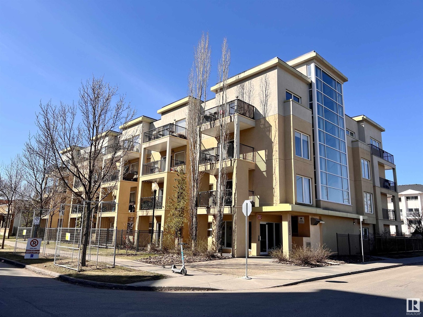 11203 103a Avenue Northwest #205, Edmonton, AB T5K 2E4