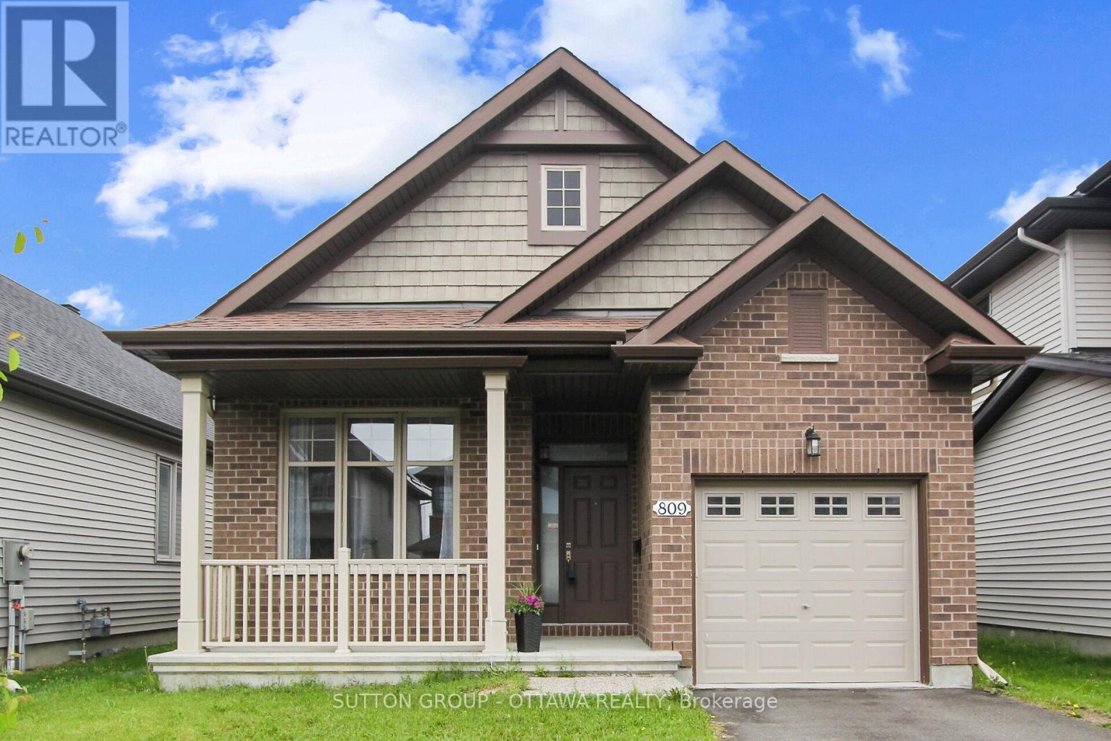 809 Carnelian Cres, Ottawa, ON K4M 0E2