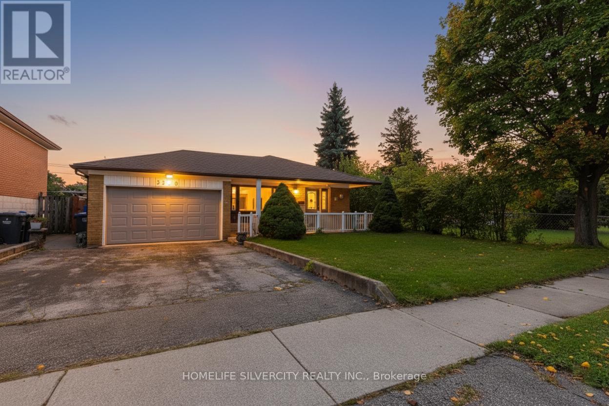 3350 Lehigh Cres, Mississauga, ON L4T 1W8