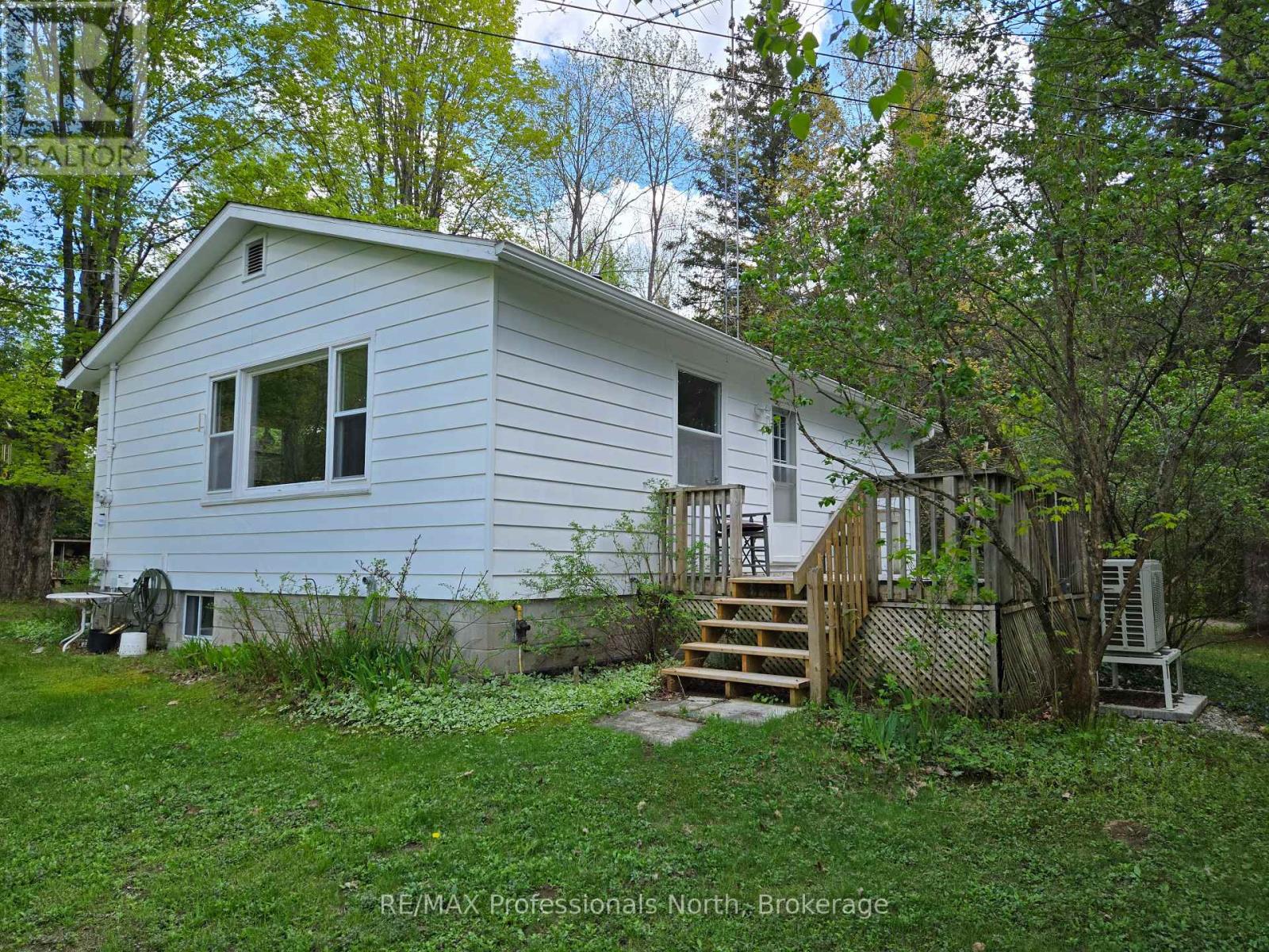 1010 Sturgeon Dr, Minden Hills, ON K0M 2K0