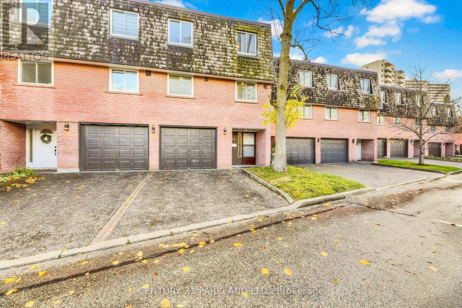 2145 Sherobee Rd #83 Rd, Mississauga, ON L5A 3G9