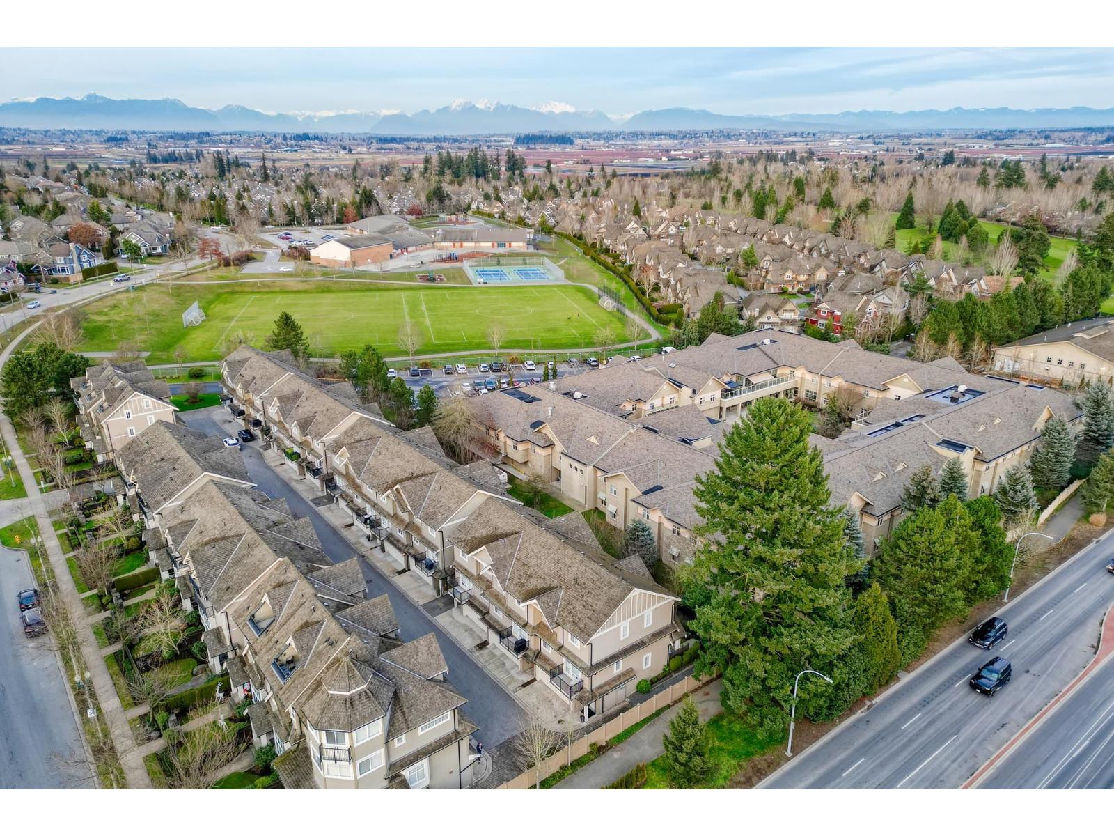 3268 156a Street Unit 13, Surrey, BC V3Z 9T1