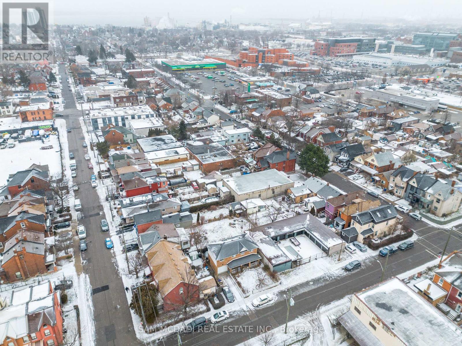 107 Robert St, Hamilton, ON L8L 2P4