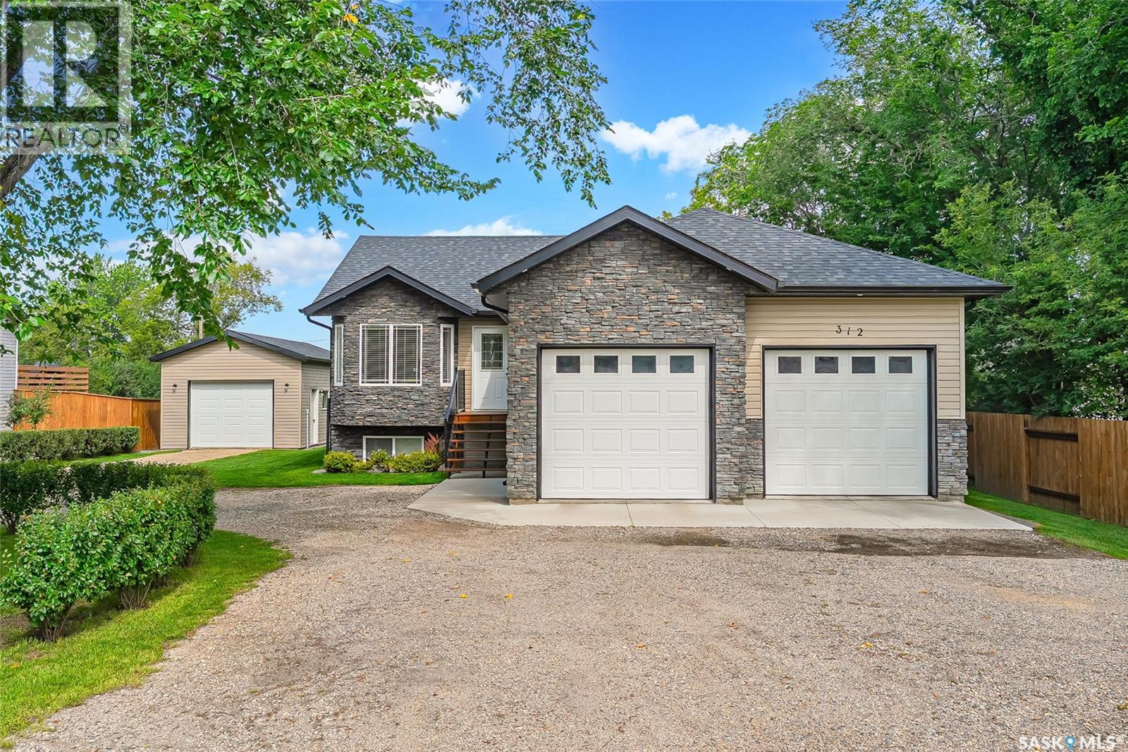 312 2nd Avenue South, Hepburn, SK S0K 1Z0