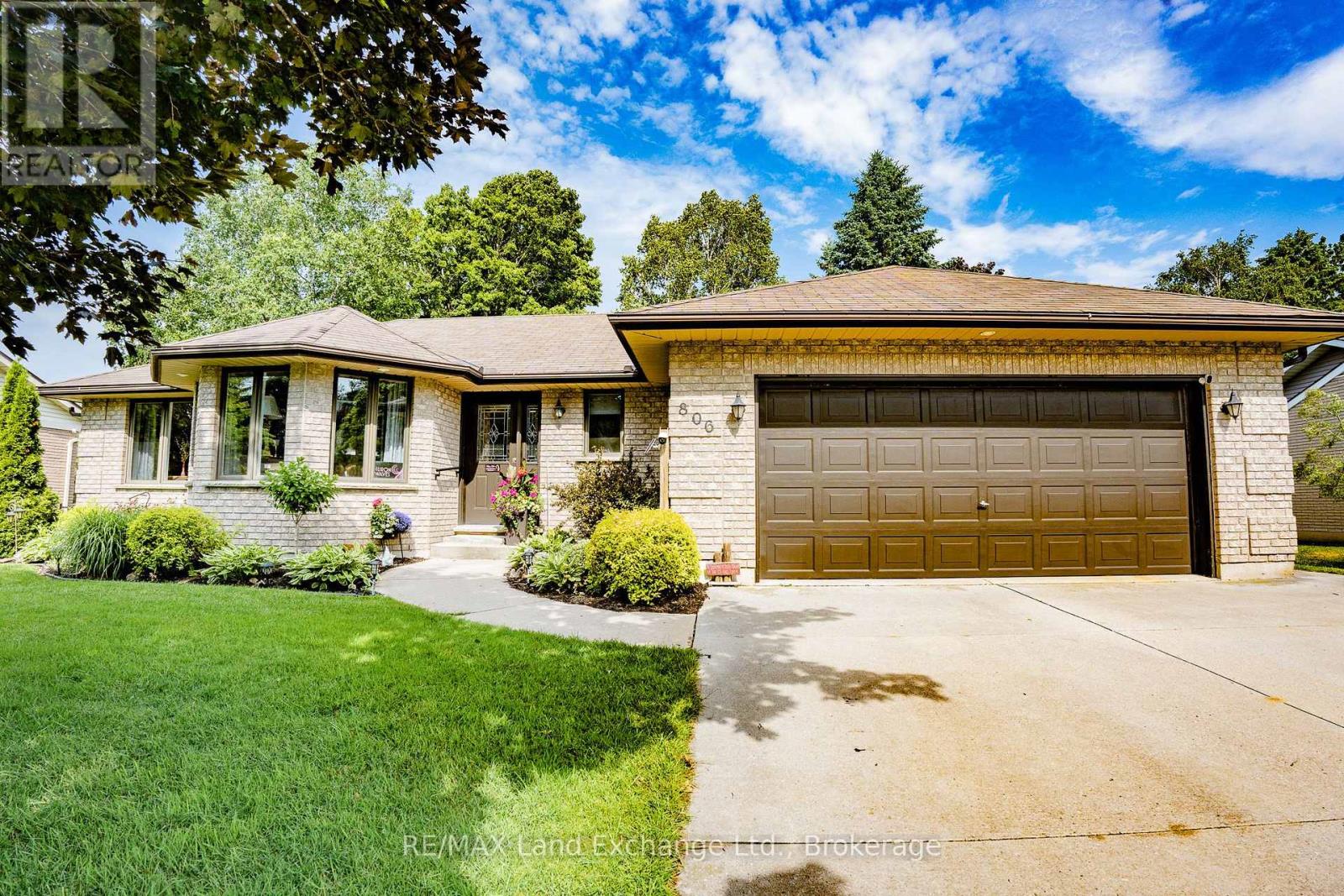806 Bricker St, Saugeen Shores, ON N0H 2C3