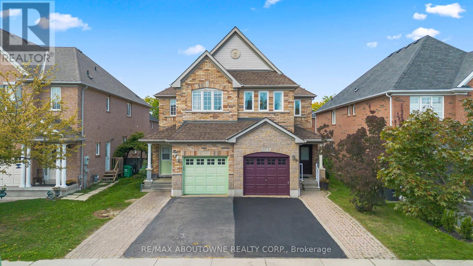 3153 Baron Dr, Mississauga, ON L5M 6V6