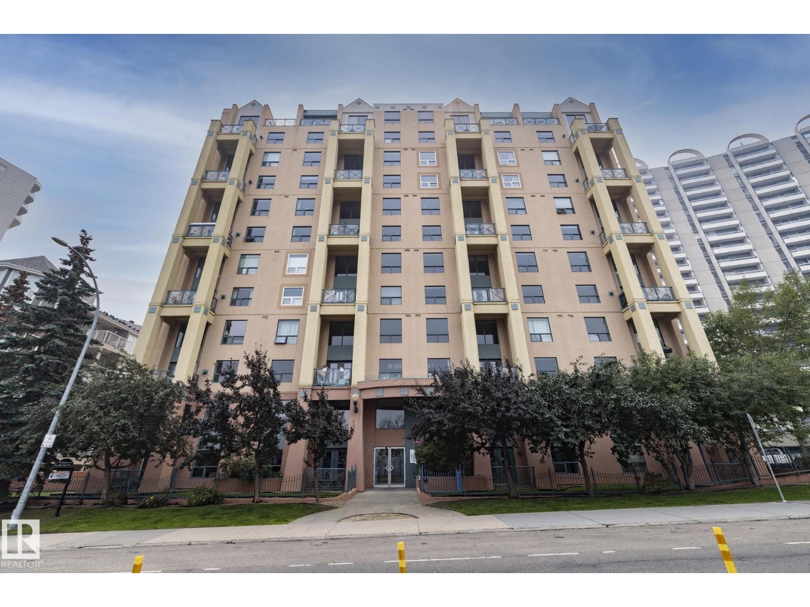 10855 Saskatchewan Drive Northwest #102, Edmonton, AB T6E 6T6