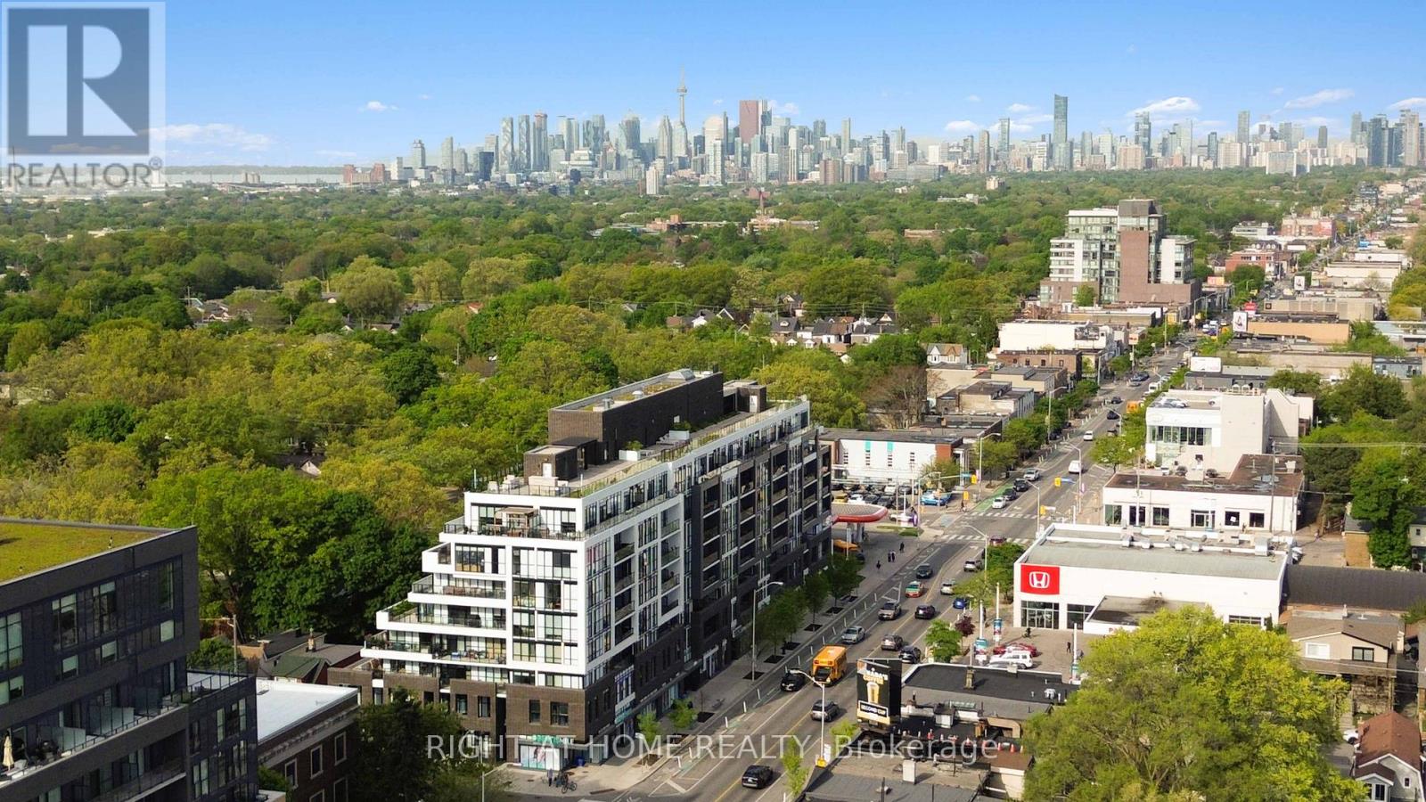 2301 Danforth Ave Ph801 Ave, Toronto, ON M4C 0A7