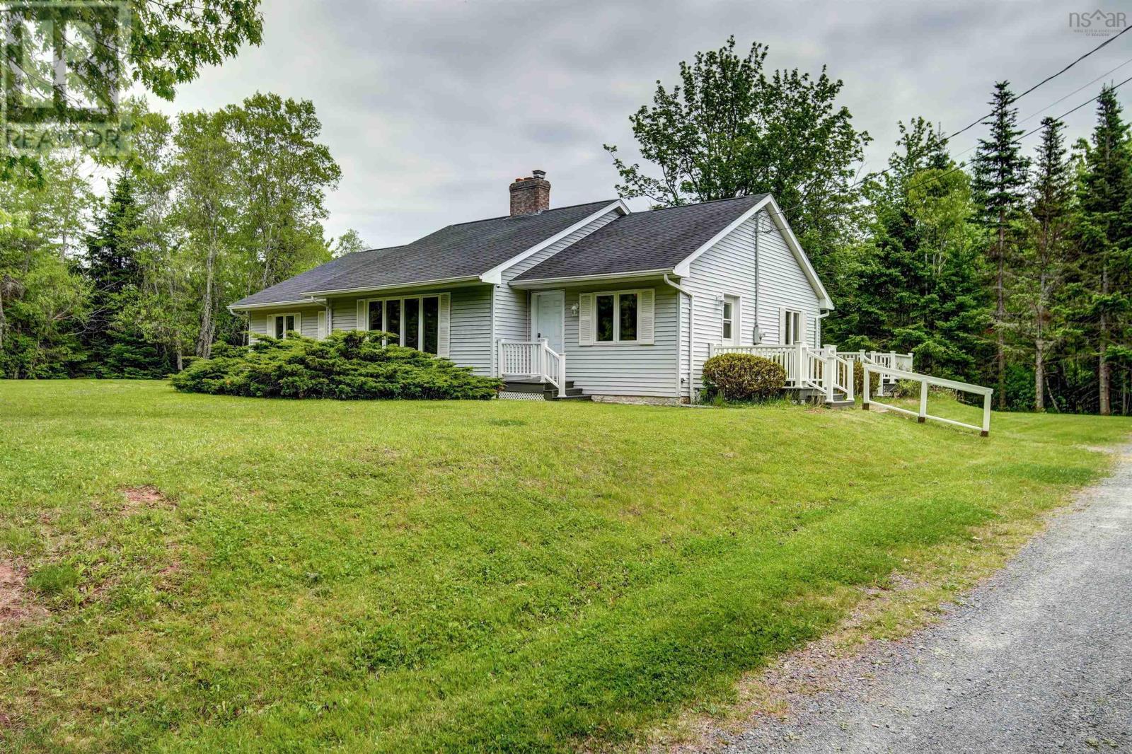 122 Saxby Ln, Brookside, NS B6L 2T2