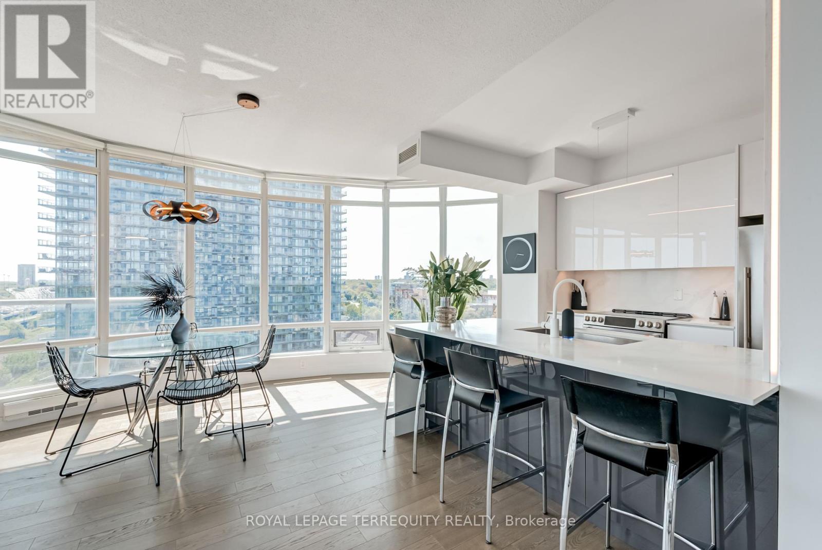 1210 15 Windermere Ave, Toronto, ON M6S 5A2