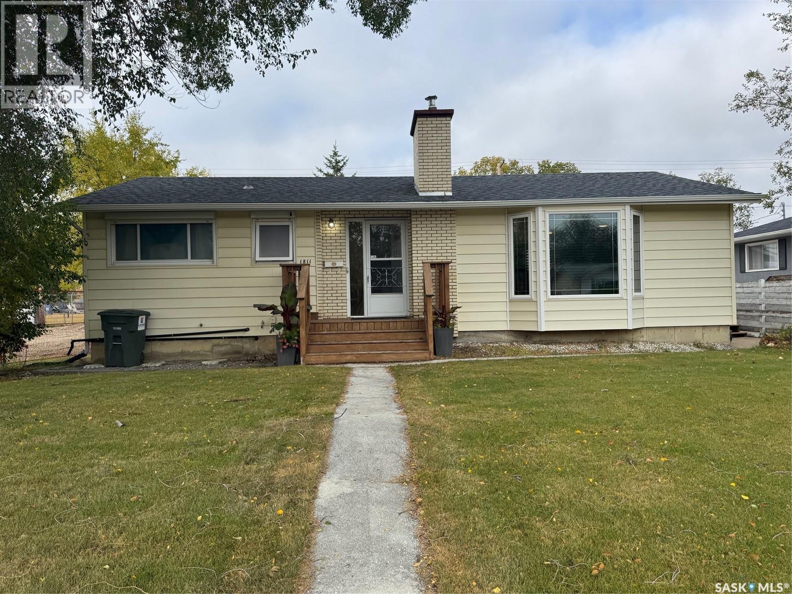 1811 91 Street, North Battleford, SK S9A 0A6