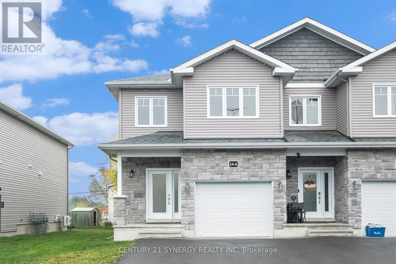 14 George St #a, North Stormont, ON K0A 1R0