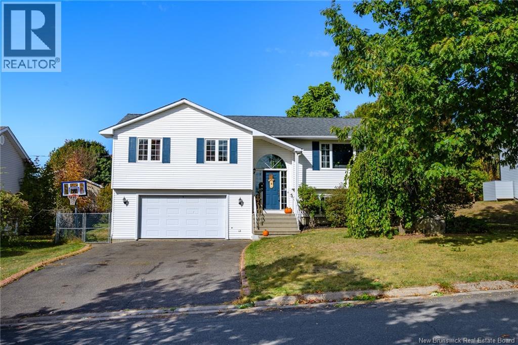 55 Mcgregor St, Fredericton, NB E3G 7V5