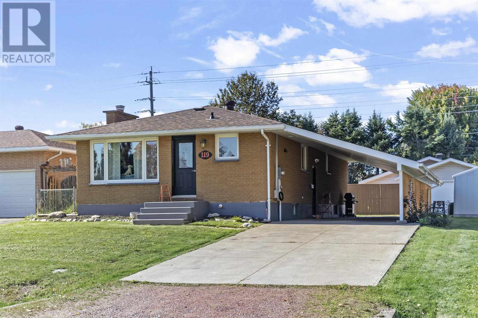 119 Parkshore Dr, Sault Ste. Marie, ON P6A 6B1
