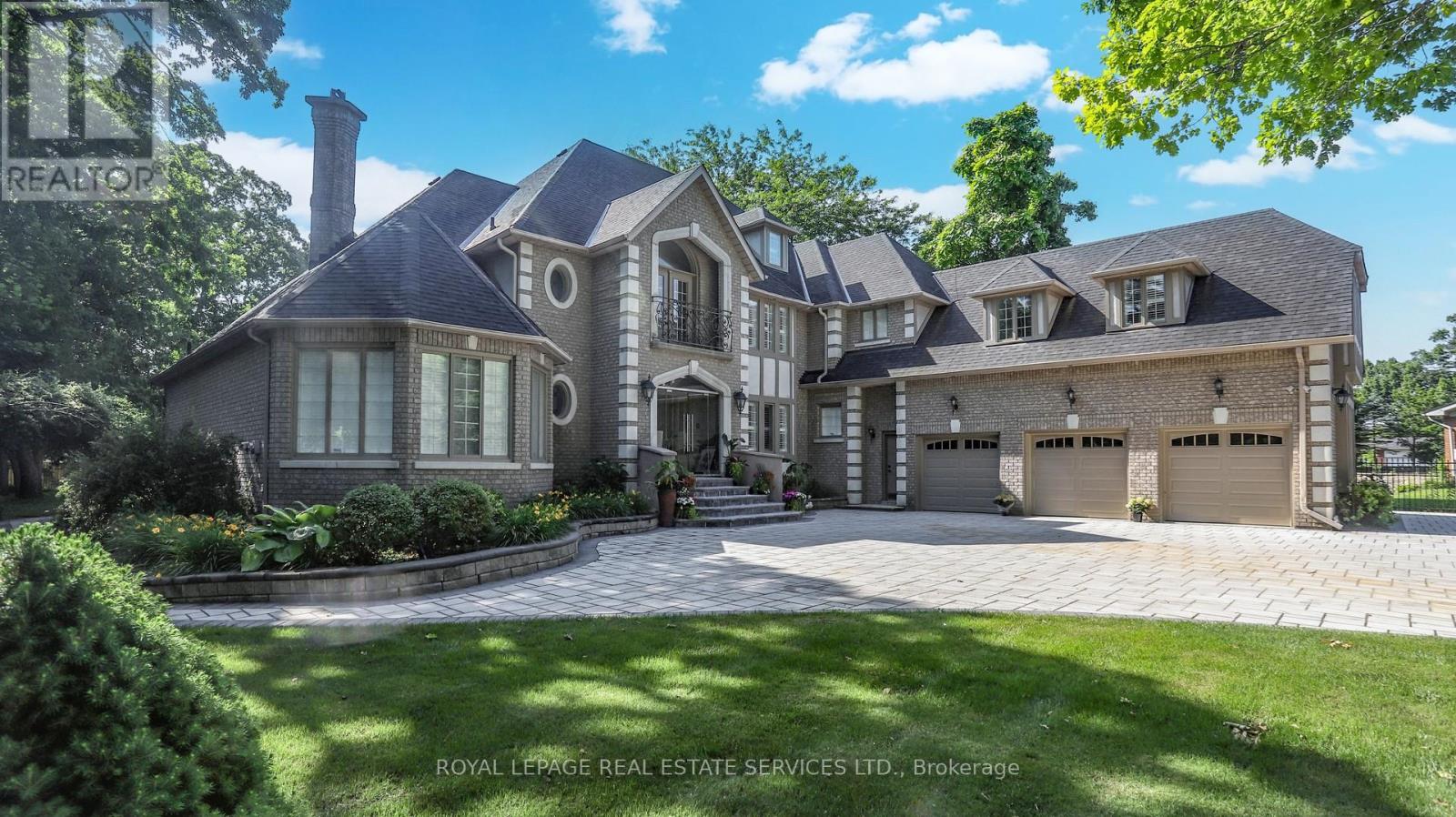 2416 Mississauga Rd, Mississauga, ON L5H 2L1