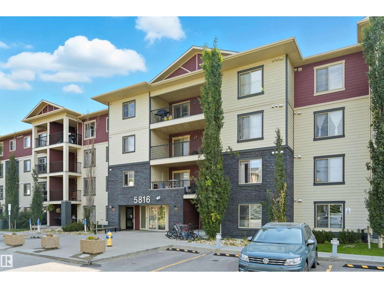 5816 Mullen Place Northwest #321, Edmonton, AB T5Y 3X7