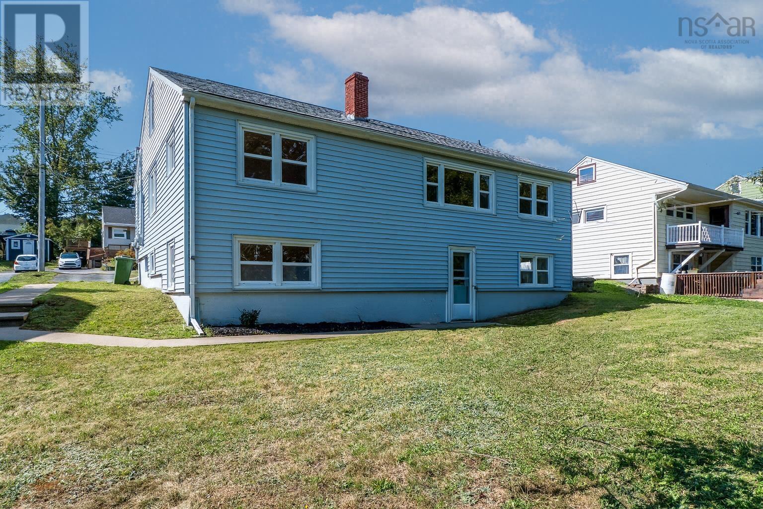 29 Chittick Ave, Dartmouth, NS B3A 3J7
