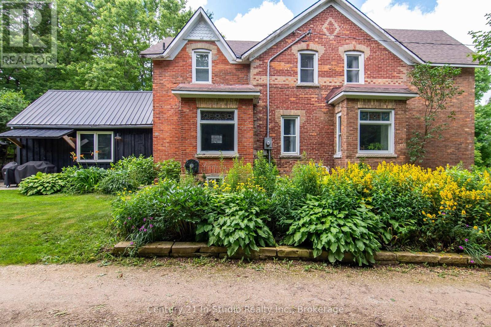 16 Peter St, Grey Highlands, ON N0C 1E0