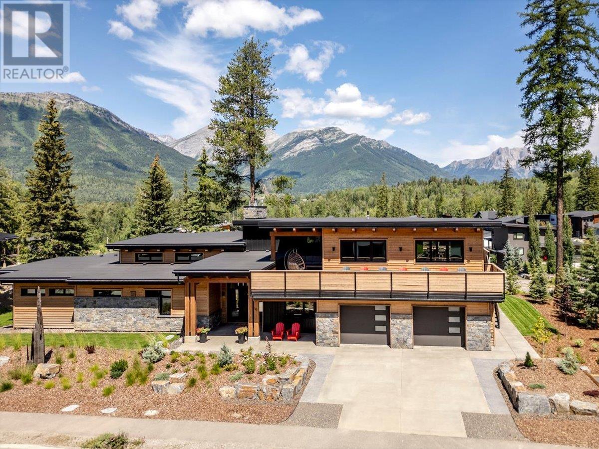16 Morrissey Ct, Fernie, BC V0B 1M4