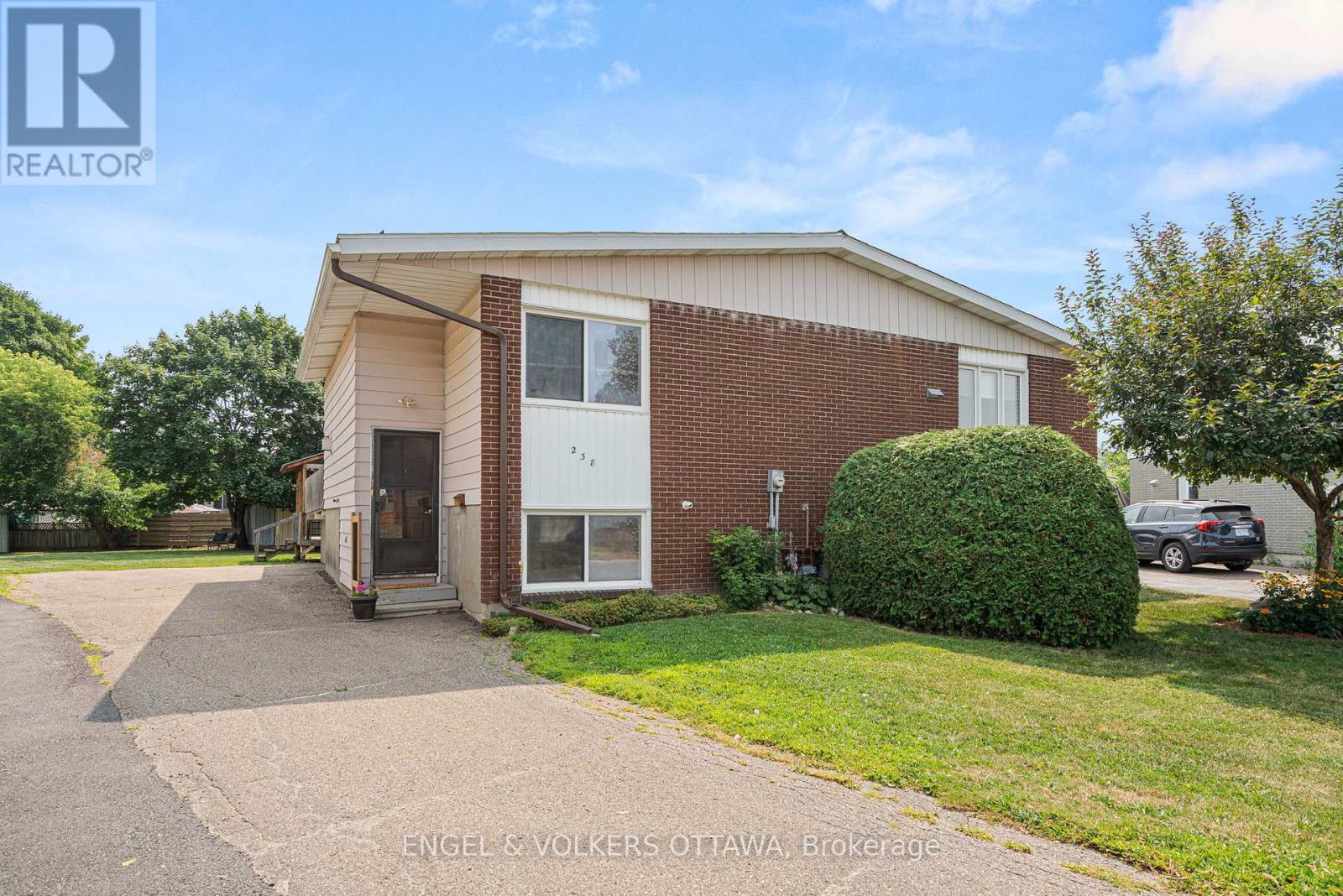 238 Wilfred Cres, Arnprior, ON K7S 2W9