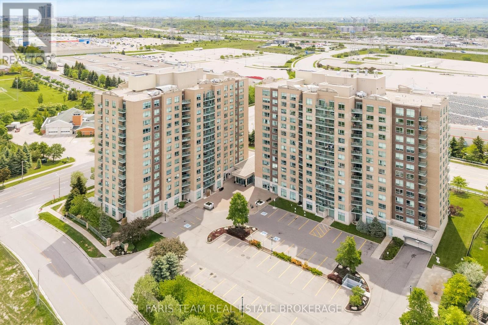407 11 Oneida Cres, Richmond Hill, ON L4B 0A1