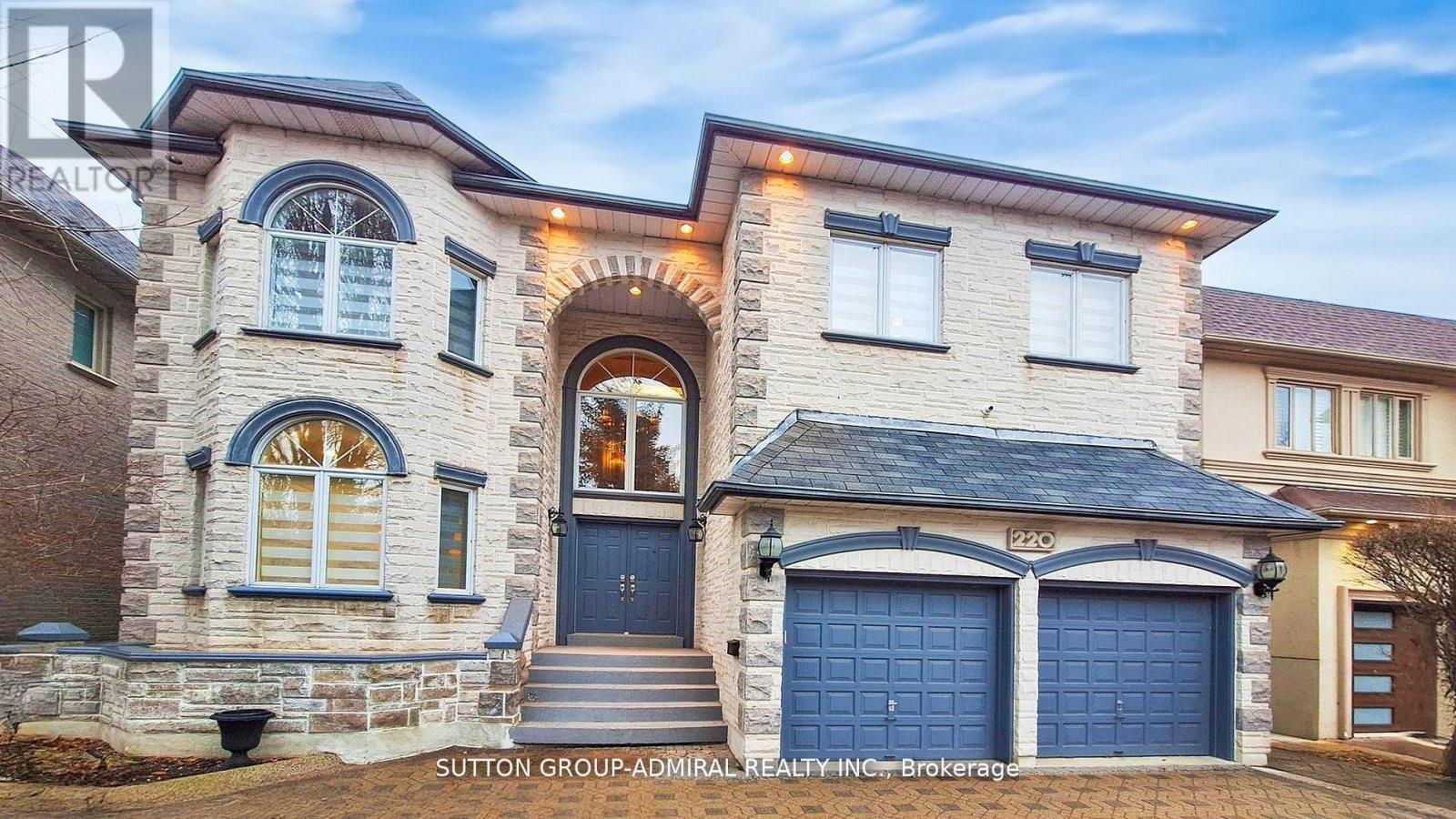 220 King High Dr, Vaughan, ON L4J 3N5