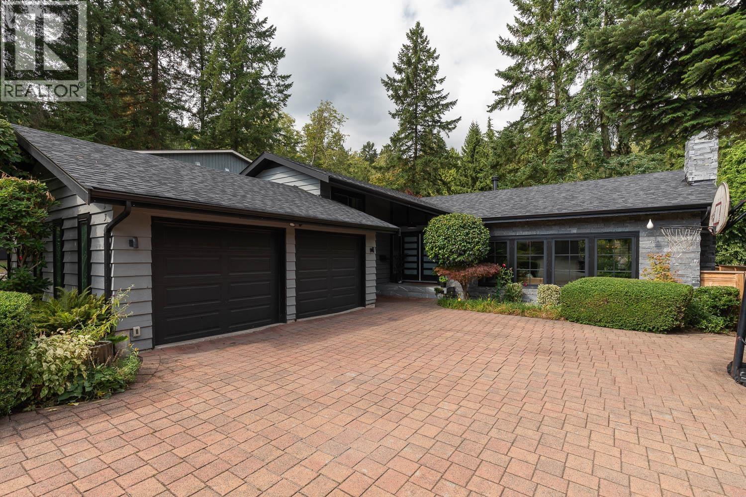 3348 Tennyson Cres, North Vancouver, BC V7K 2A8