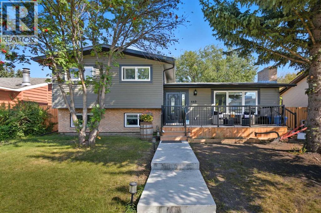 660 Wallace Dr, Carstairs, AB T0M 0N0