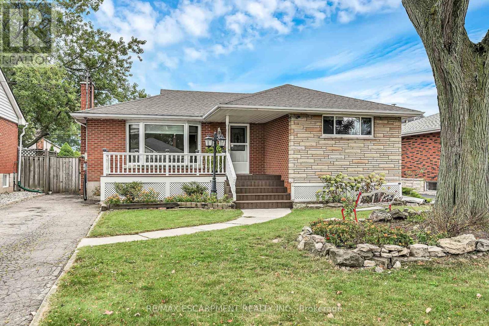 85 E 45th St, Hamilton, ON L8T 3J9