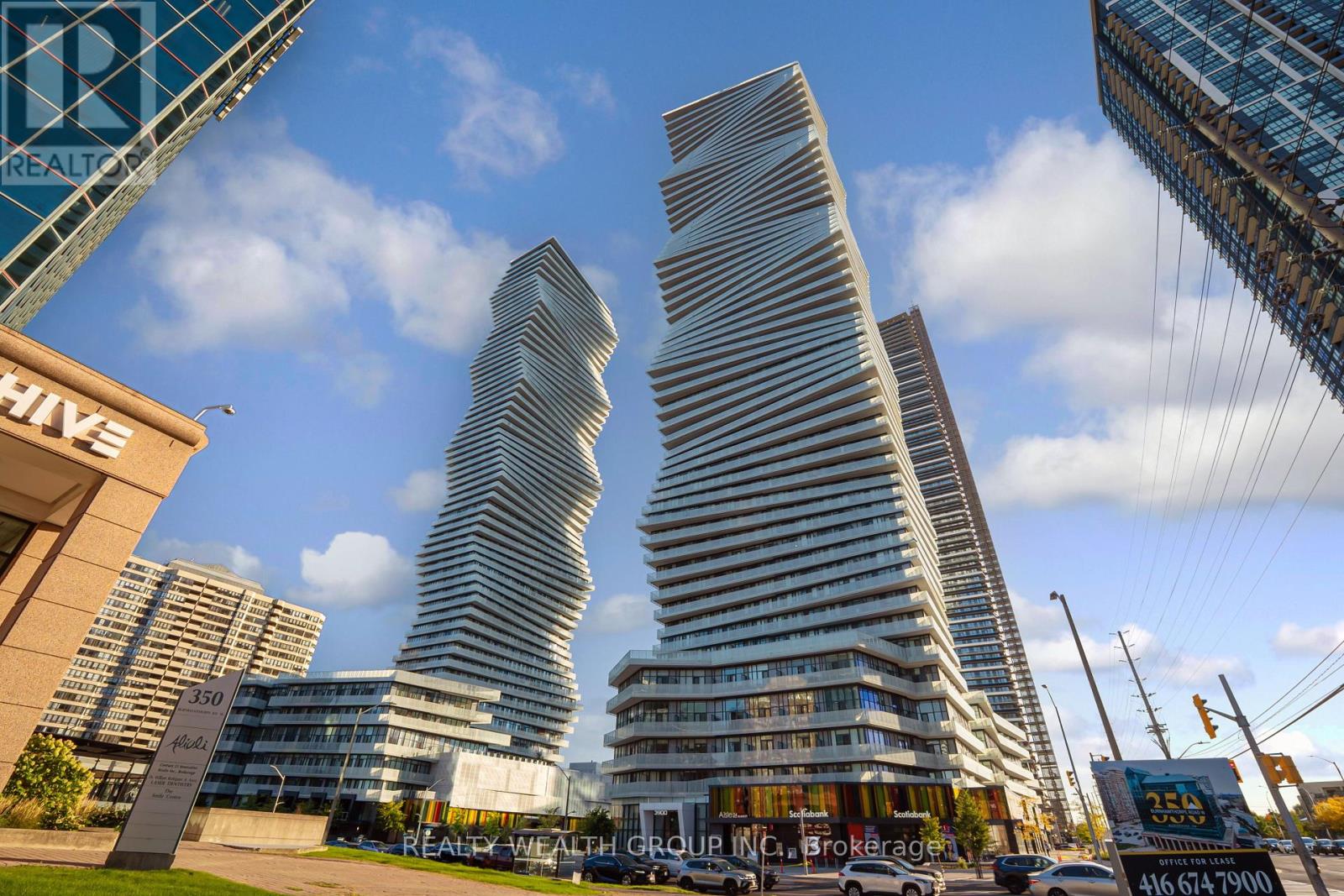 3911 3900 Confederation Pkwy, Mississauga, ON L5B 0M3