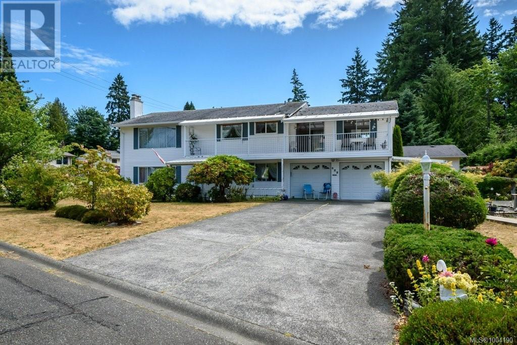 469 Woods Ave, Courtenay, BC V9N 3Y9