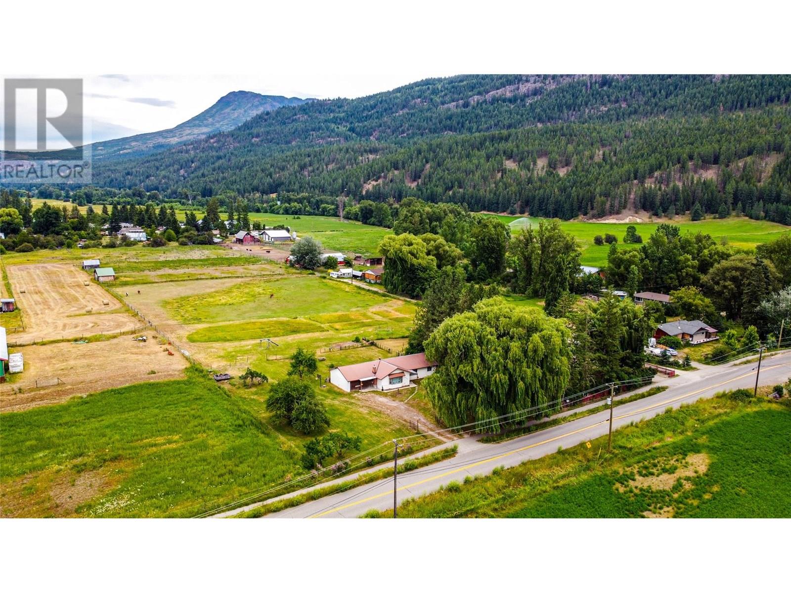 1365 Salmon River Rd, Salmon Arm, BC V1E 3H3