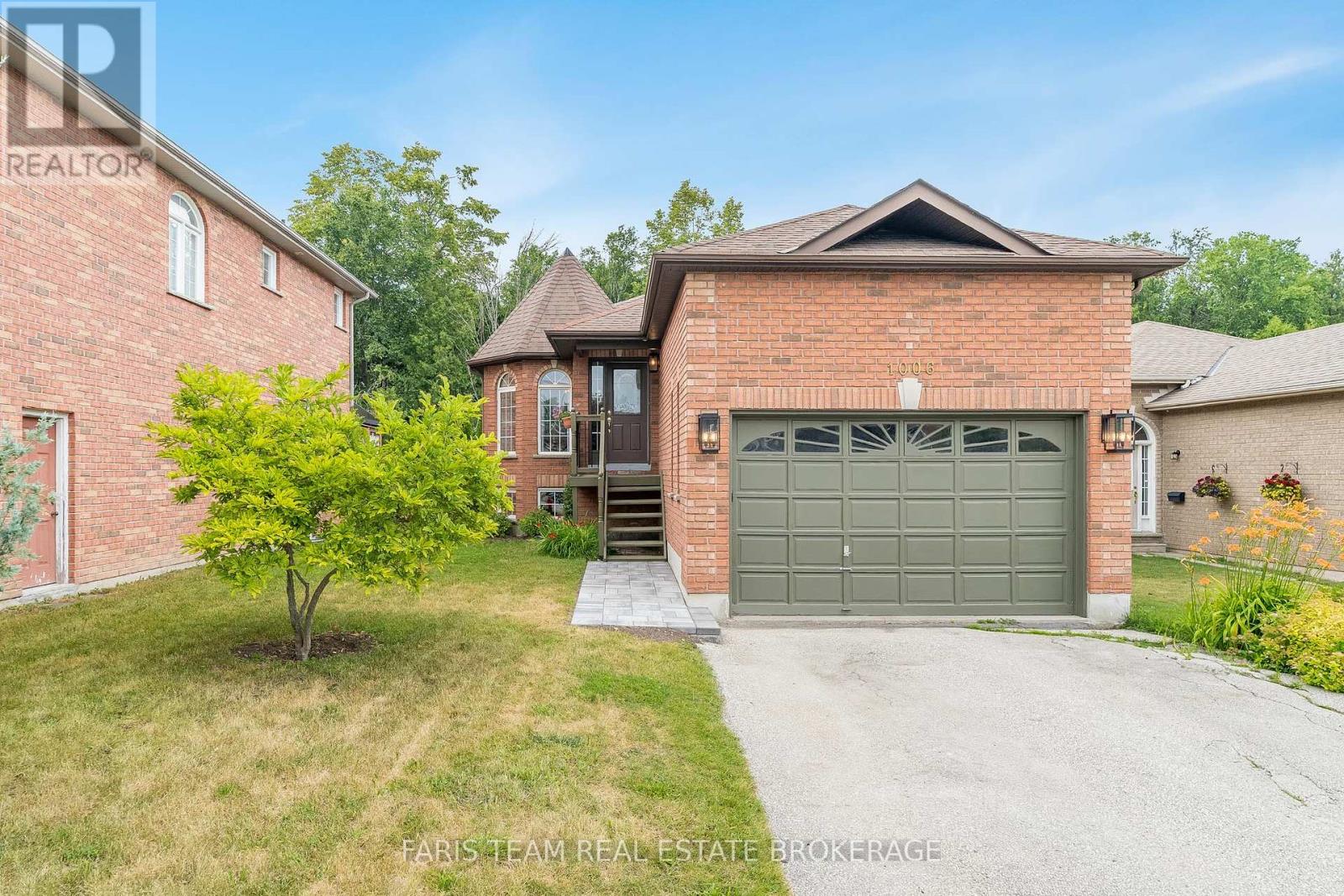 1006 Leslie Dr, Innisfil, ON L9S 2B2