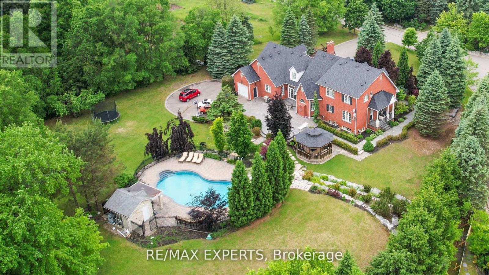 27 Theresa Cir, Vaughan, ON L4H 3N5