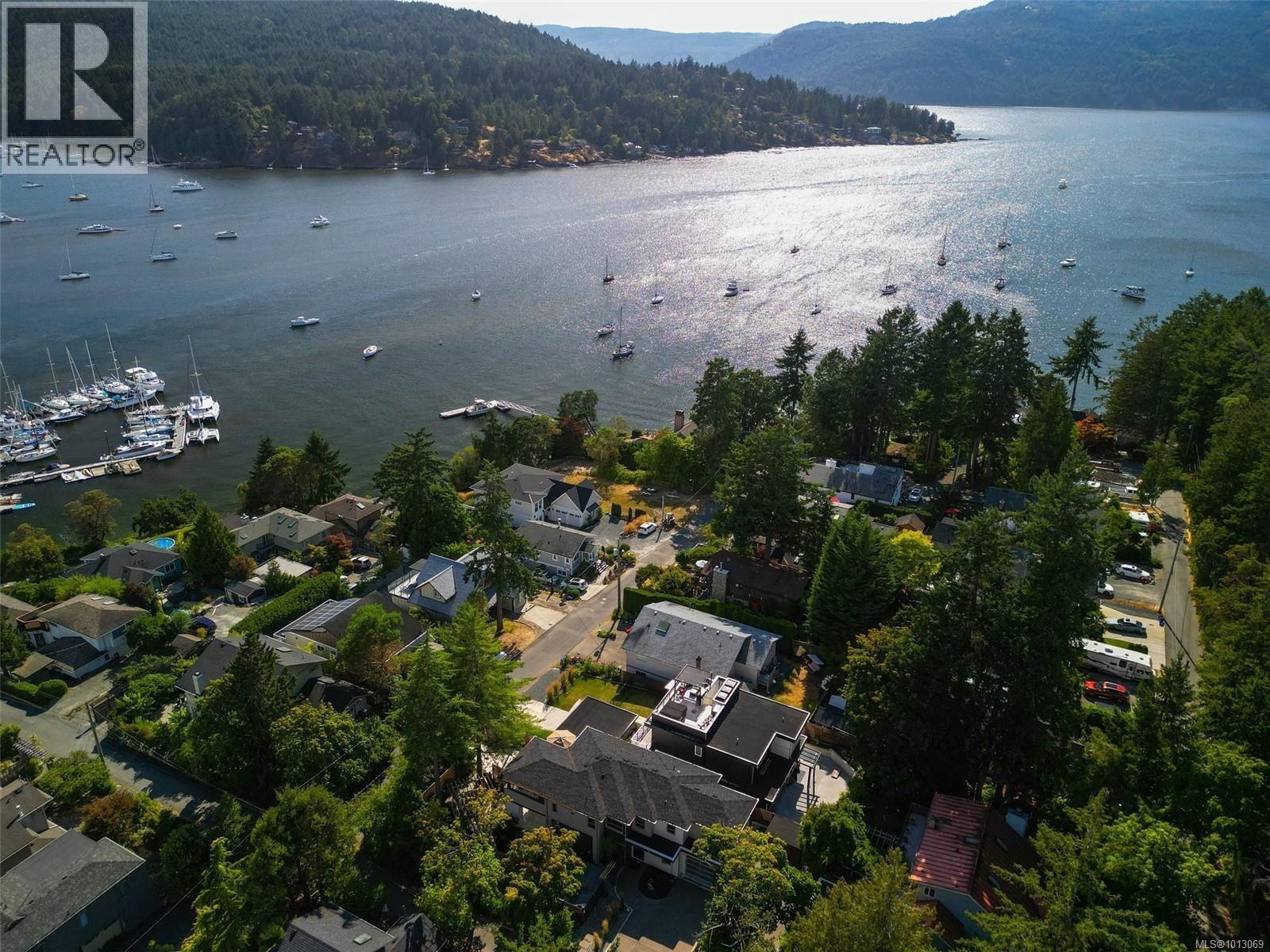 7221 Peden Ln, Central Saanich, BC V8M 1C5