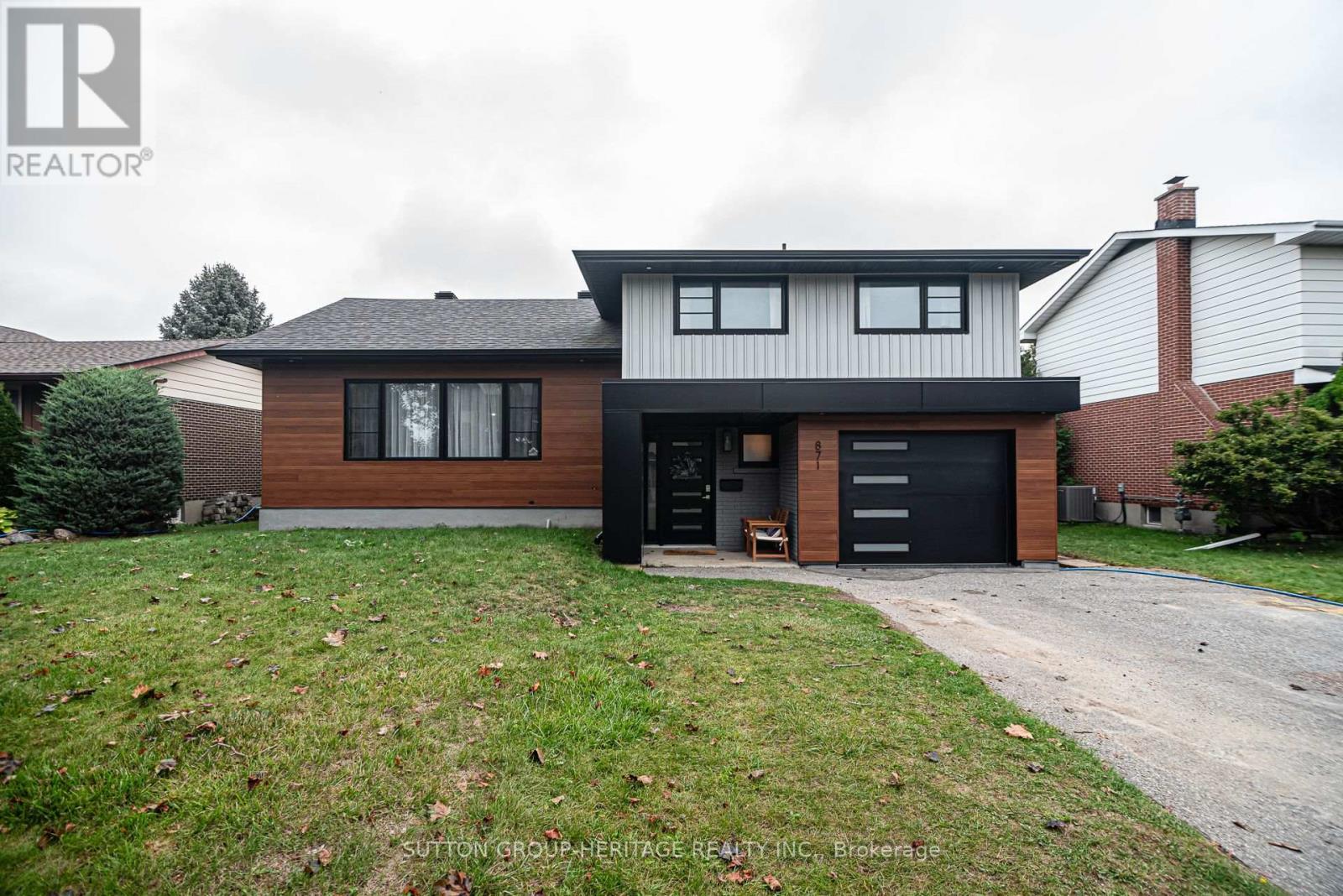 871 Fernhill Blvd, Oshawa, ON L1J 5K5