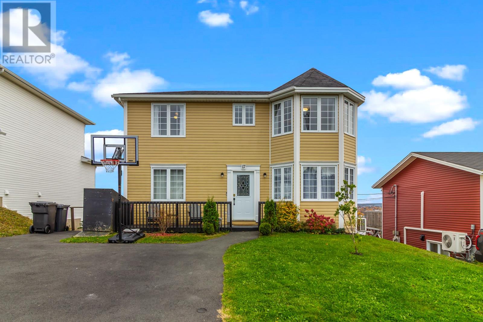 17 Dunluce Cres, Mount Pearl, NL A1N 5H9