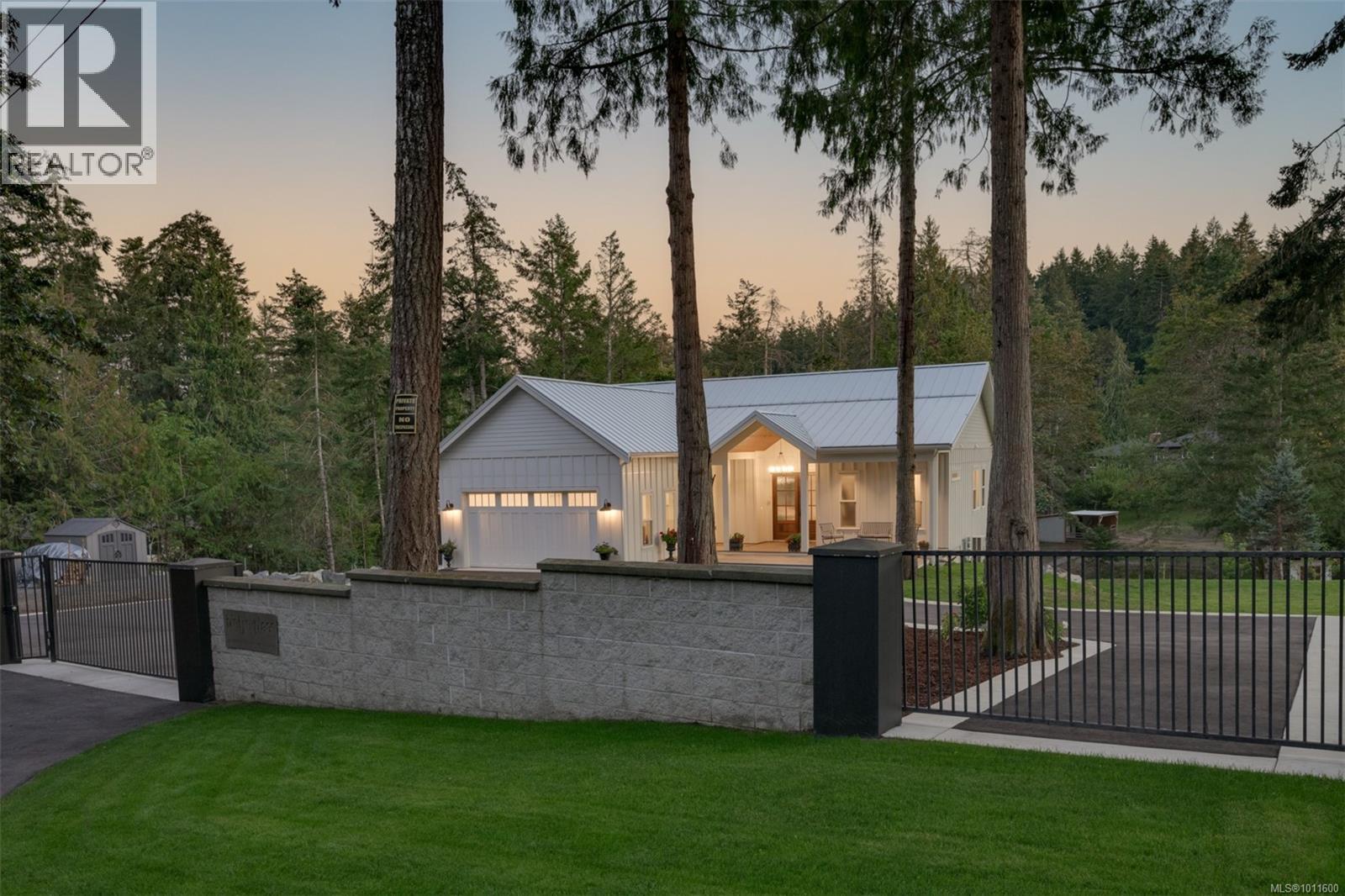 471 Green Mountain Rd, Saanich, BC V9E 2B4
