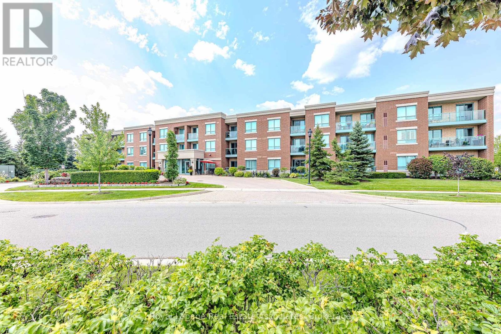 202 60 Via Rosedale Way, Brampton, ON L6R 3X6