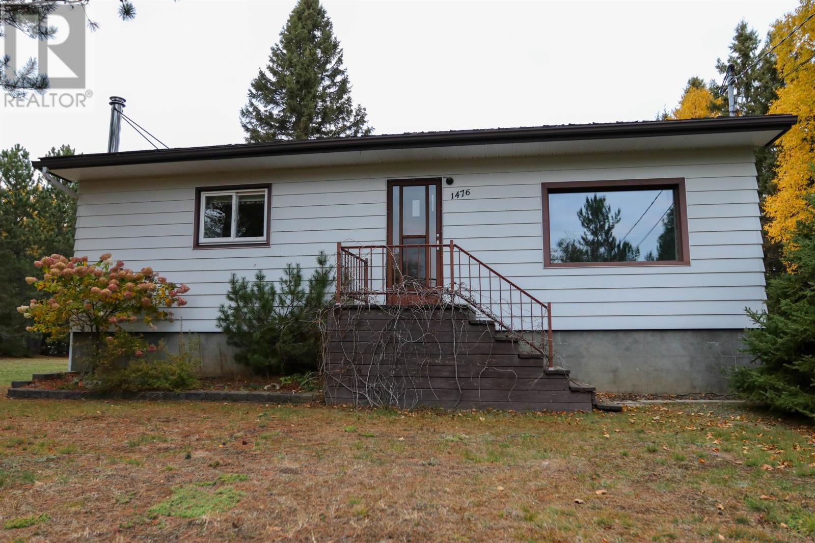 1476 Louis St, Thunder Bay, ON P7G 1J3