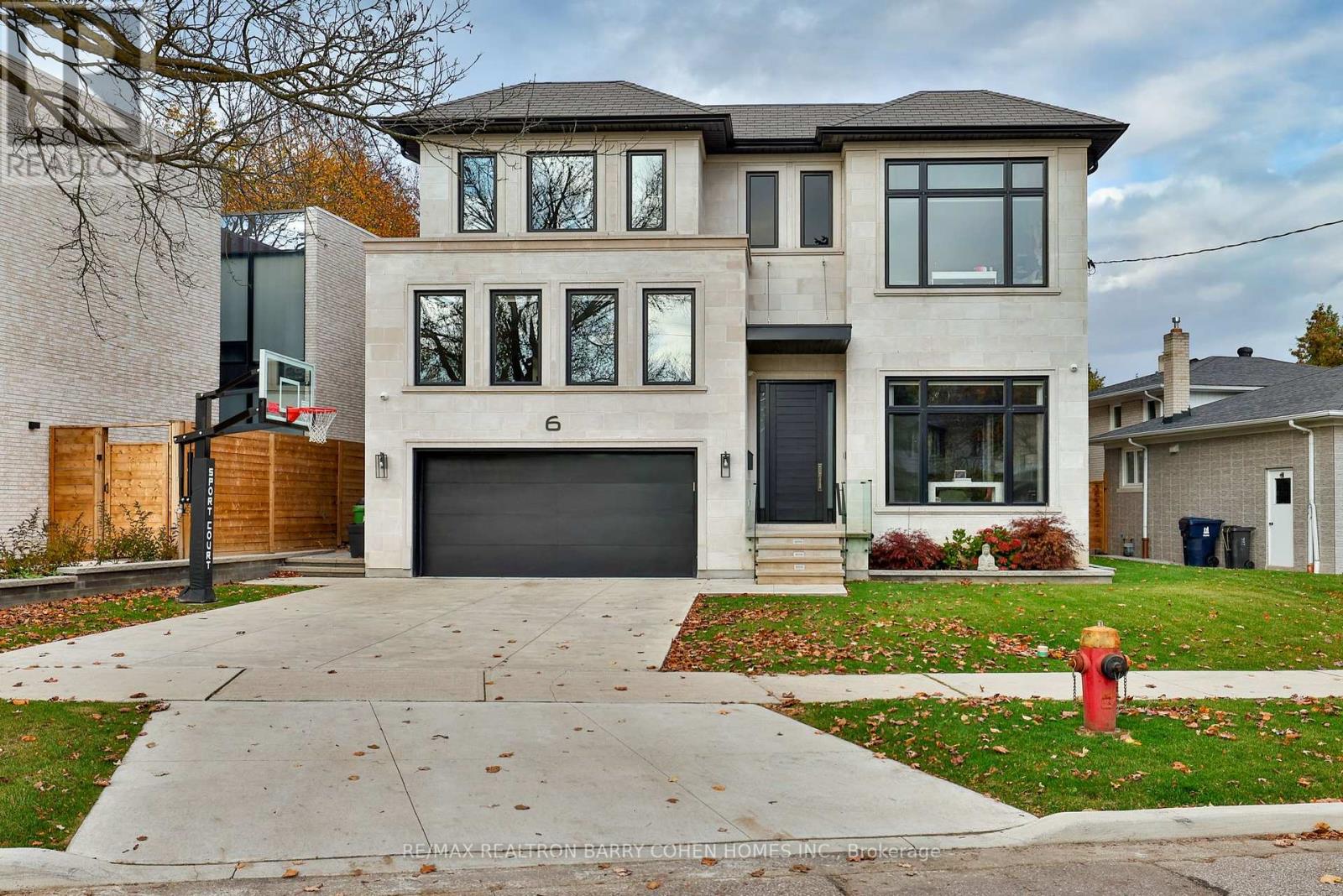 6 Stubbs Dr, Toronto St. Andrew-windfields, ON M2L 2R1