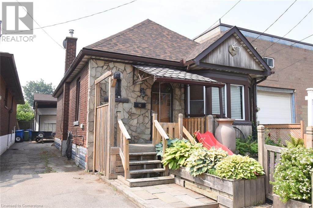 92 Gertrude St, Hamilton, ON L8L 4C2
